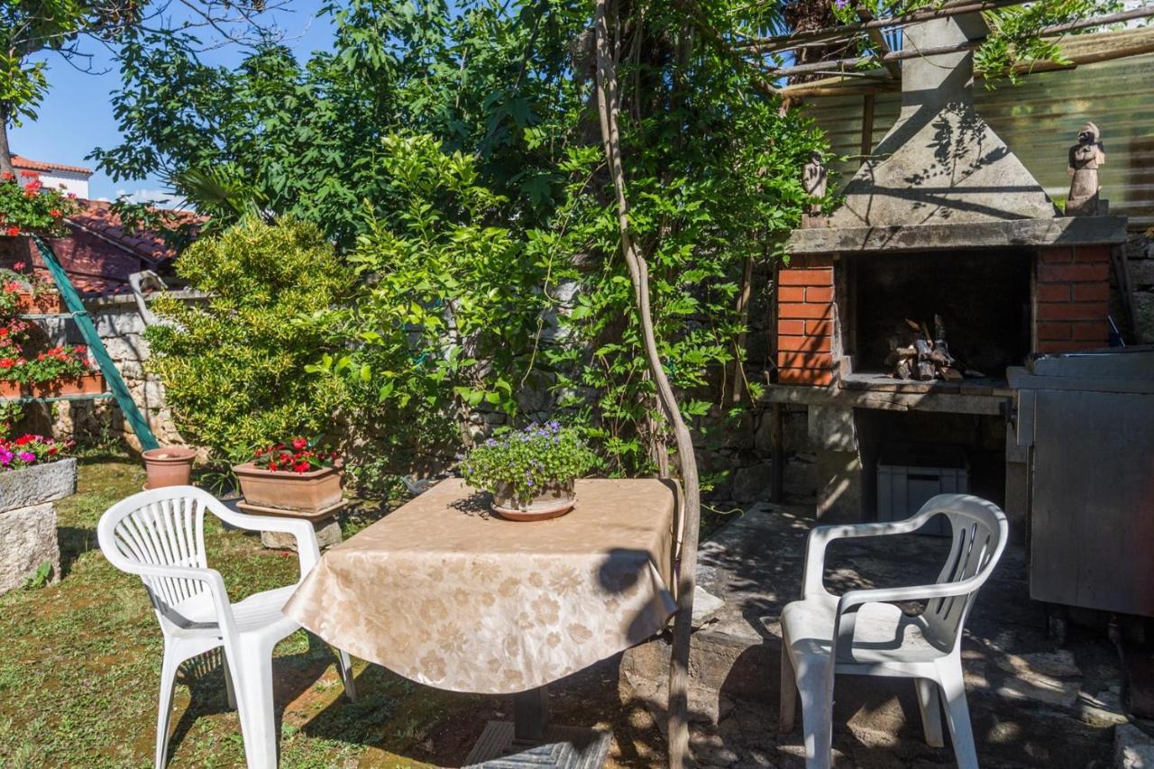 Anamarija Apartments Near The Beach And The Fantastic Adria Sea With Over 10 Small Islands Close By Funtana Εξωτερικό φωτογραφία