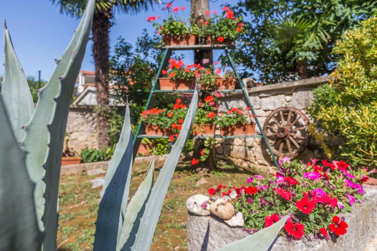 Anamarija Apartments Near The Beach And The Fantastic Adria Sea With Over 10 Small Islands Close By Funtana Εξωτερικό φωτογραφία