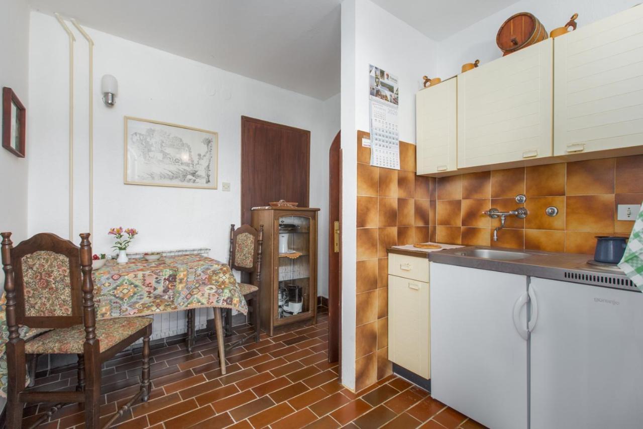 Anamarija Apartments Near The Beach And The Fantastic Adria Sea With Over 10 Small Islands Close By Funtana Εξωτερικό φωτογραφία
