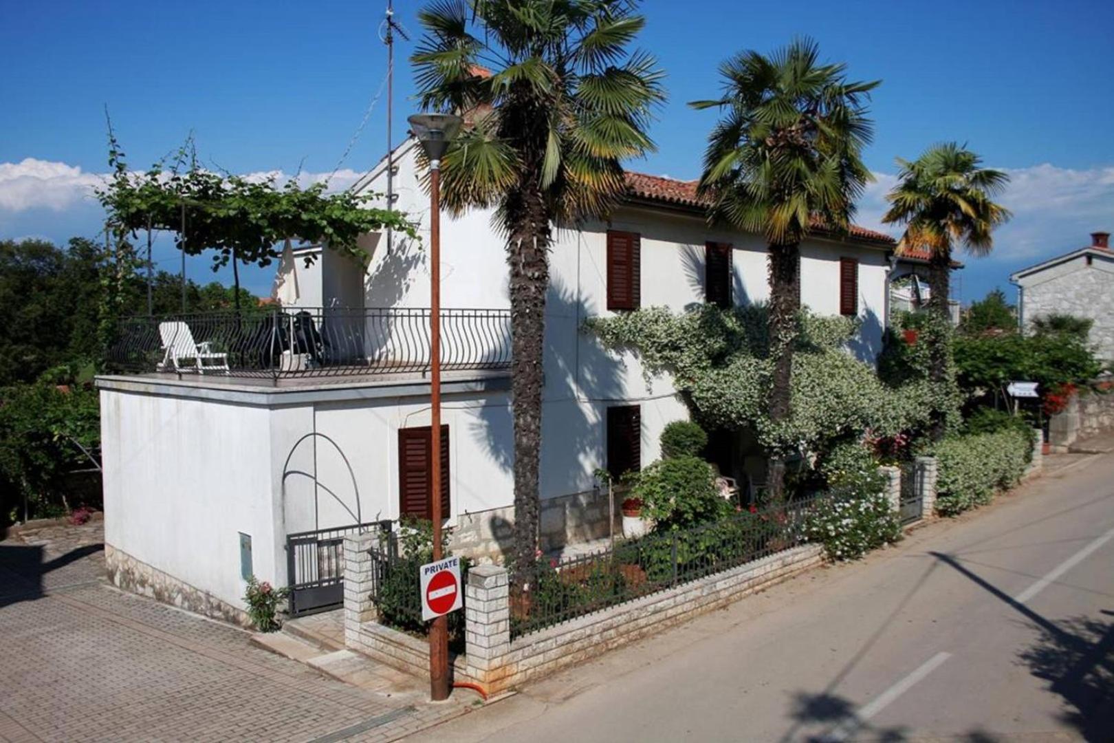 Anamarija Apartments Near The Beach And The Fantastic Adria Sea With Over 10 Small Islands Close By Funtana Εξωτερικό φωτογραφία