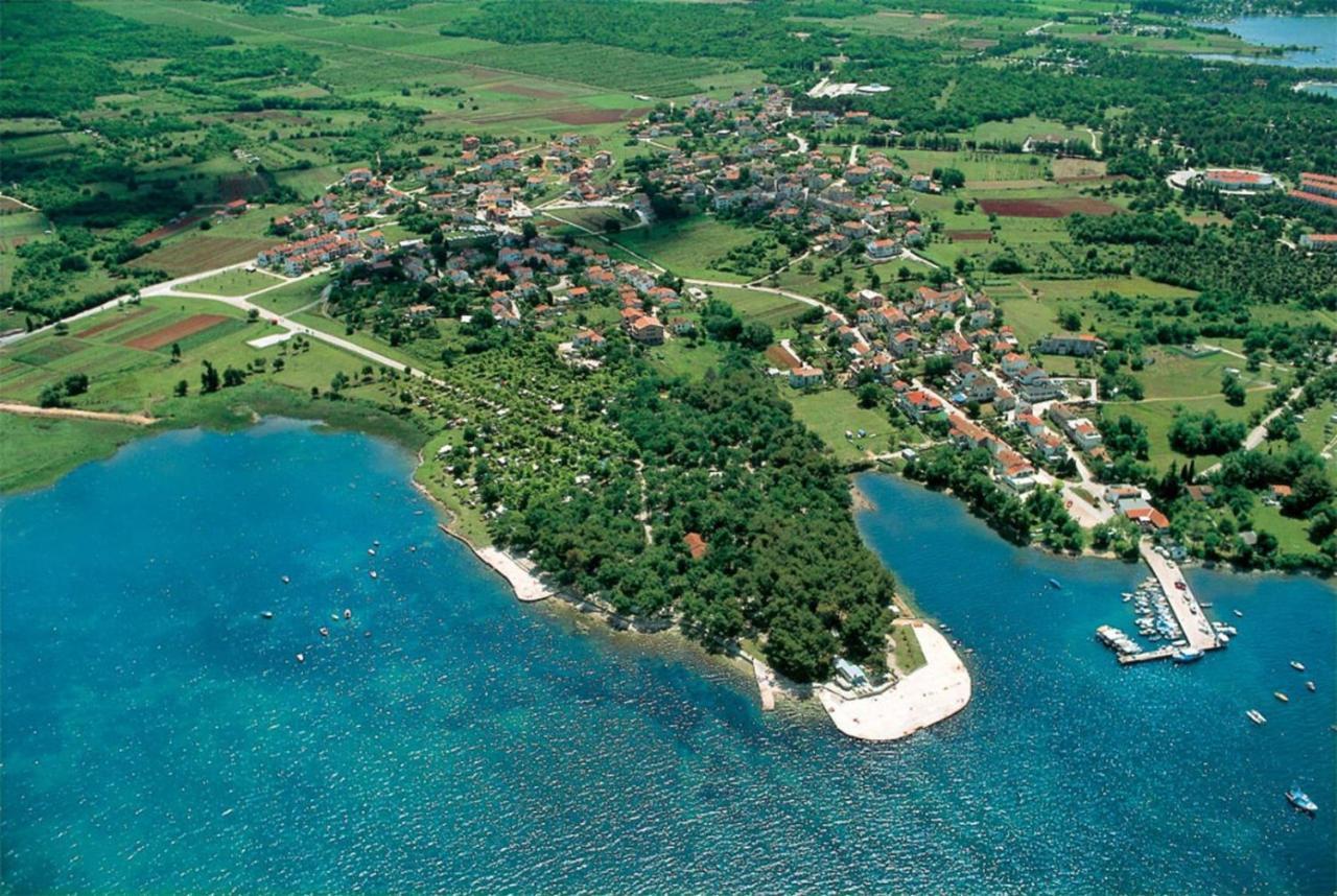 Anamarija Apartments Near The Beach And The Fantastic Adria Sea With Over 10 Small Islands Close By Funtana Εξωτερικό φωτογραφία