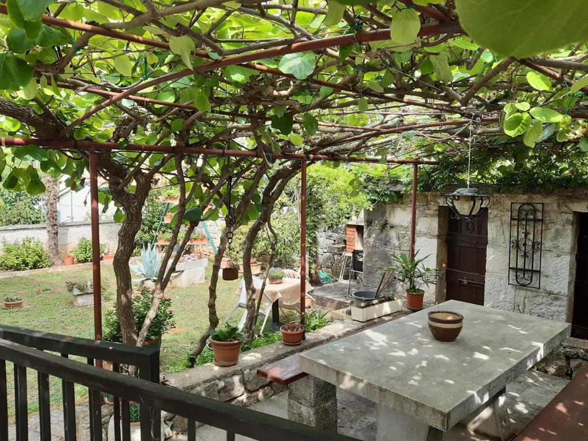 Anamarija Apartments Near The Beach And The Fantastic Adria Sea With Over 10 Small Islands Close By Funtana Εξωτερικό φωτογραφία